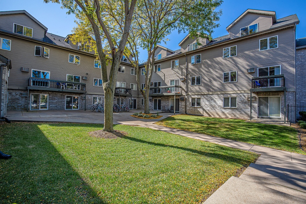 College Park and Springbrook Row Apartments Madison Campus & Downtown